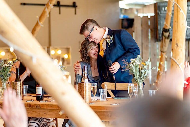 How to choose a wedding photographer
